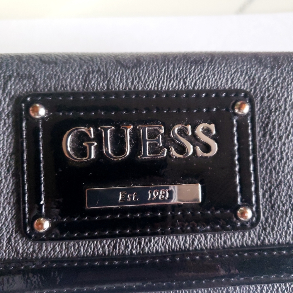 Guess Wallet - Picture 3 of 8